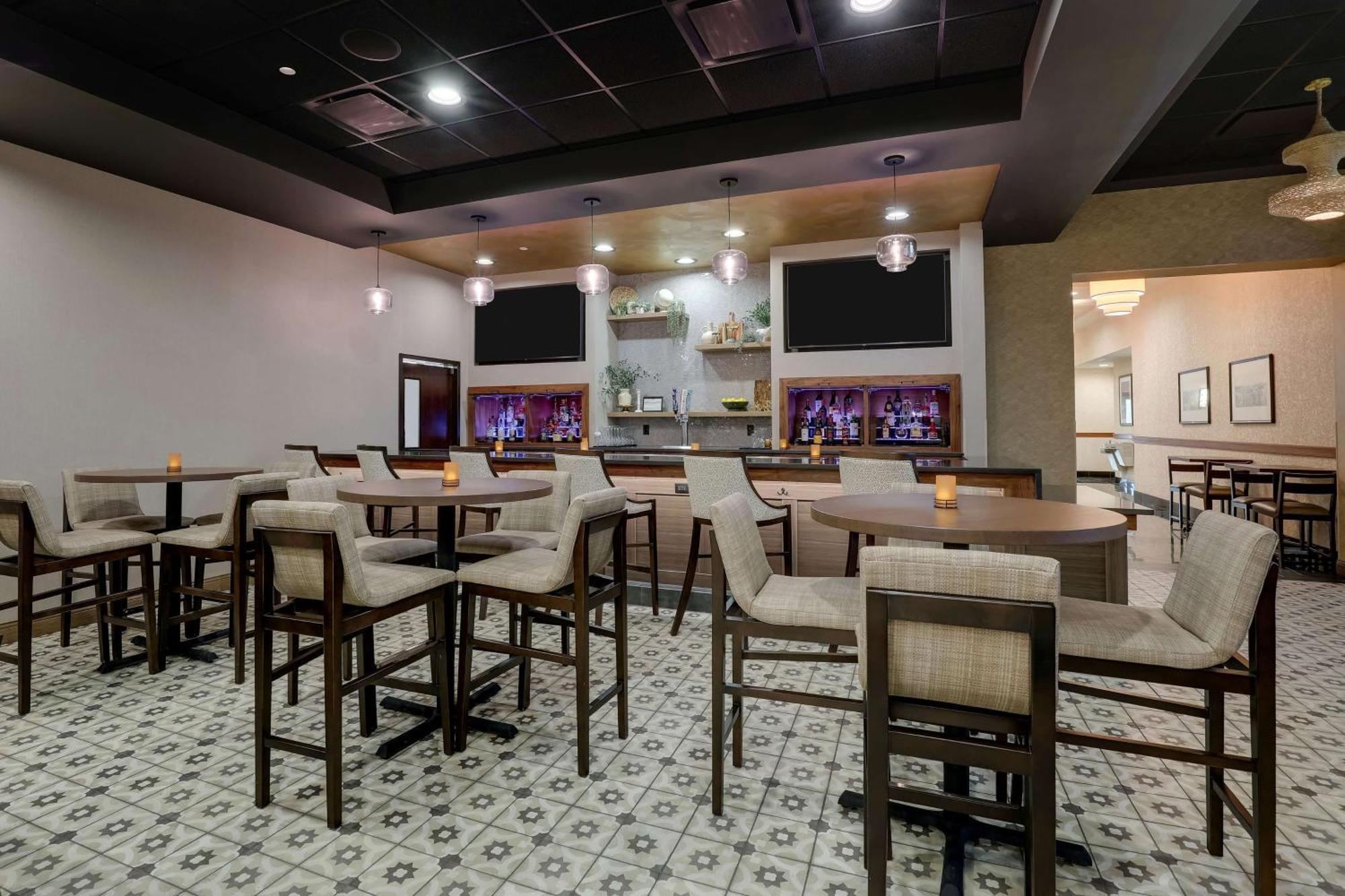Drury Inn & Suites Charlotte Northlake Экстерьер фото
