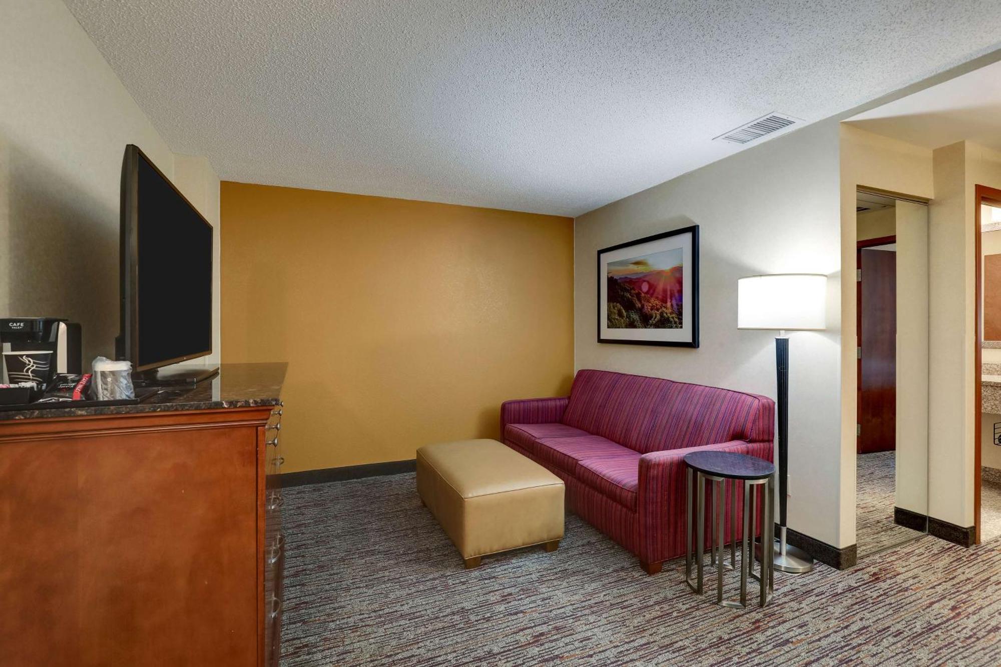 Drury Inn & Suites Charlotte Northlake Экстерьер фото