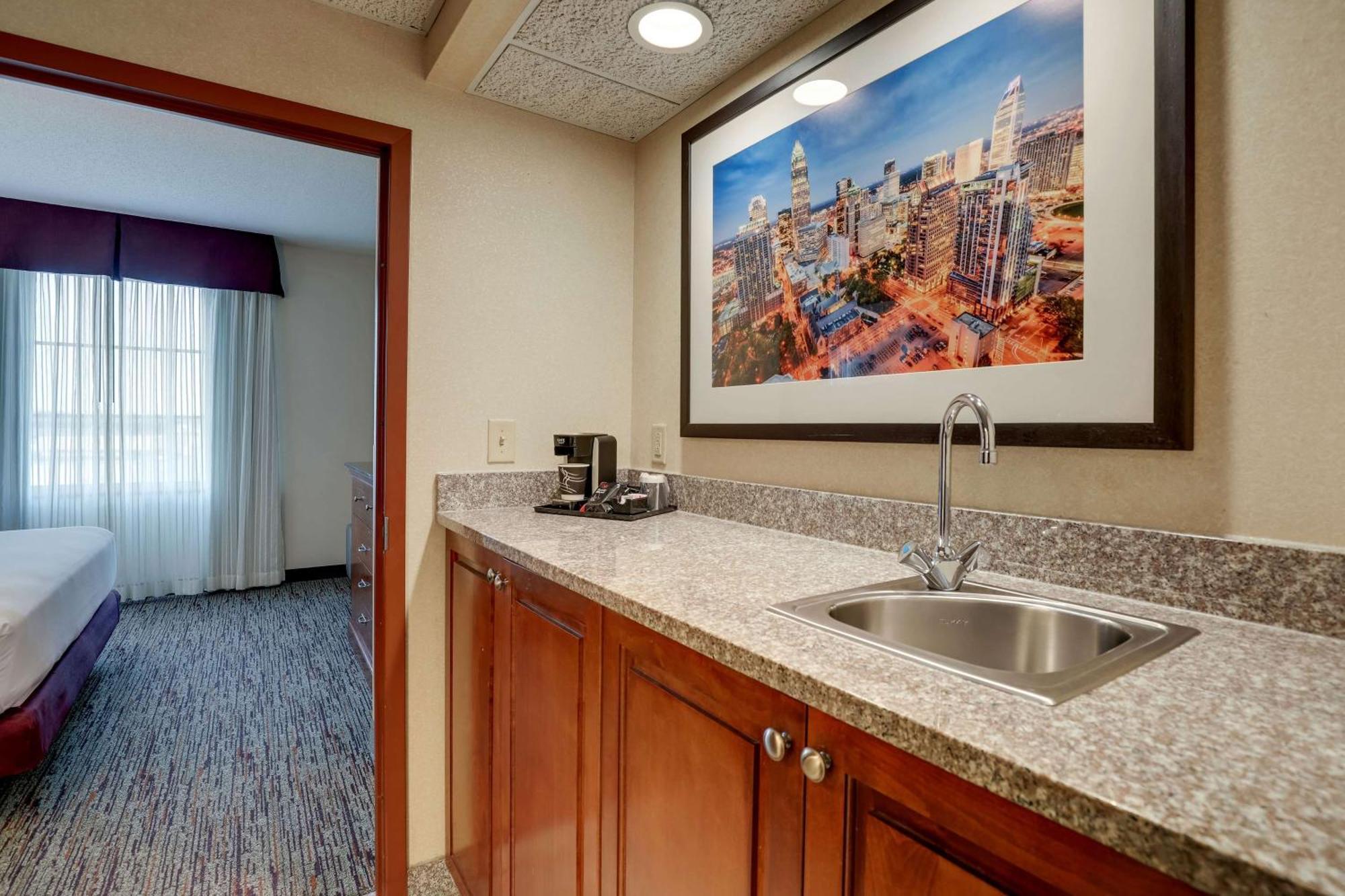 Drury Inn & Suites Charlotte Northlake Экстерьер фото