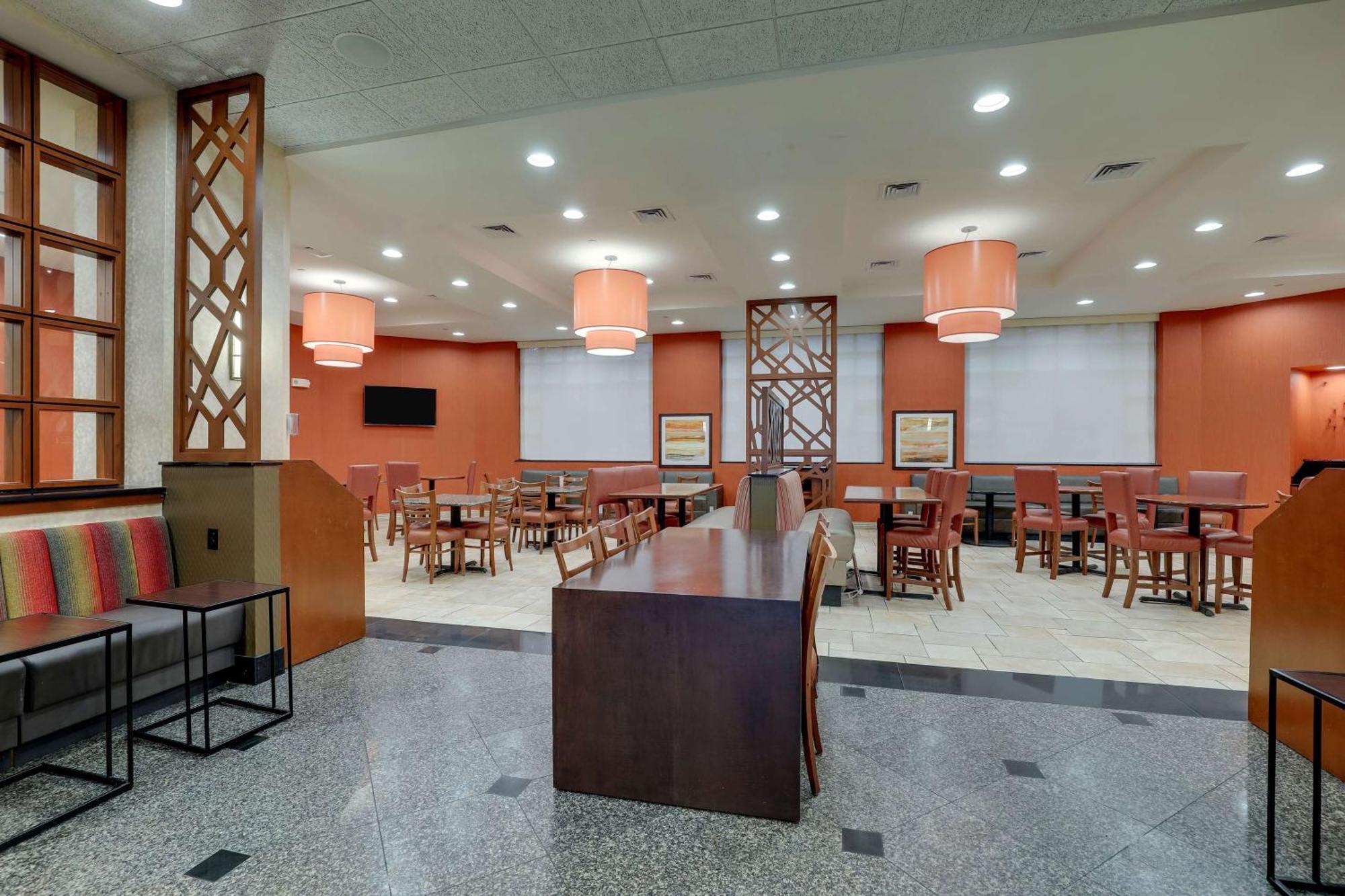 Drury Inn & Suites Charlotte Northlake Экстерьер фото